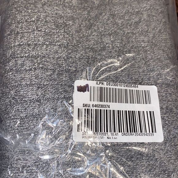 NWT - Hollister Men's Light Weight Cable Crewneck Sweater (Dark Grey / L) - Picture 2 of 4